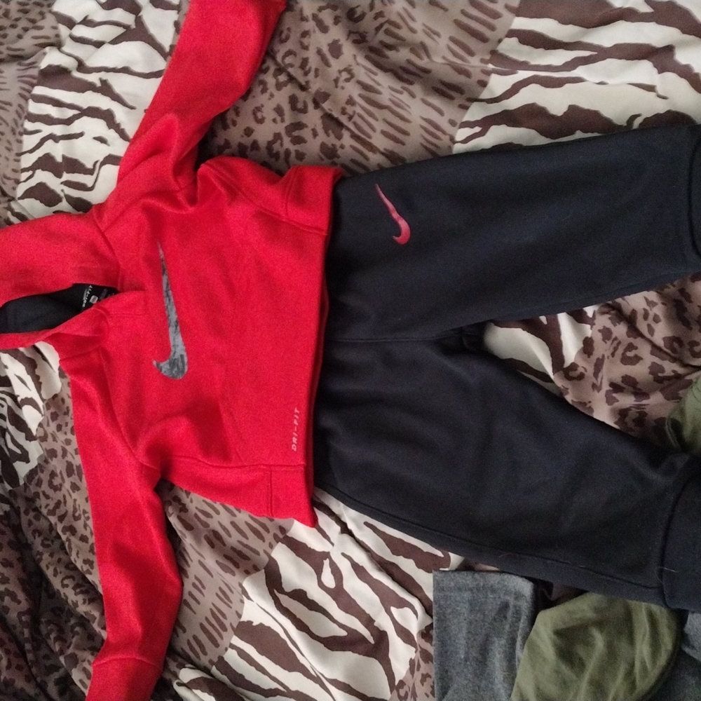 Nike Dri-fit matching set red / black size 18 months